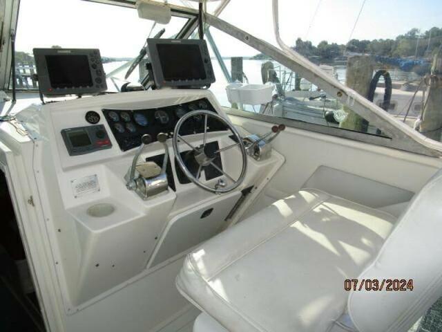 1996 Wellcraft 3300 coastal