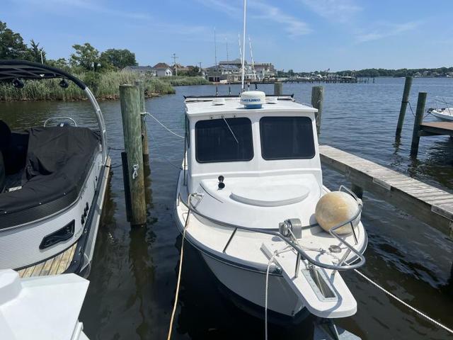 1990 Shamrock pilothouse 25