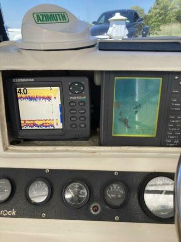 1990 Shamrock pilothouse 25