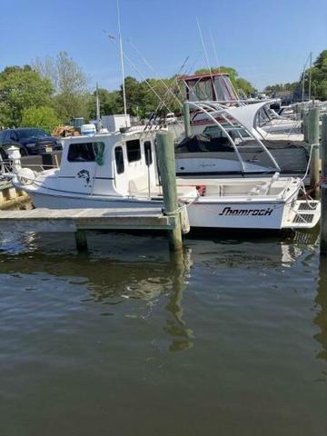 1990 Shamrock pilothouse 25