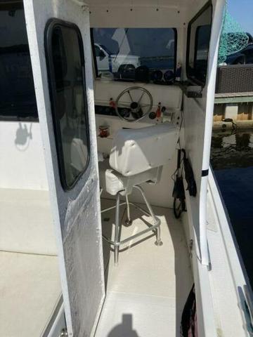 1990 Shamrock pilothouse 25