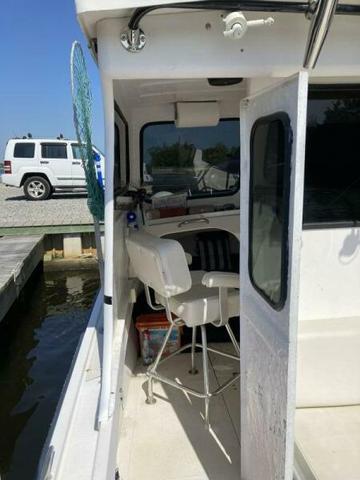 1990 Shamrock pilothouse 25