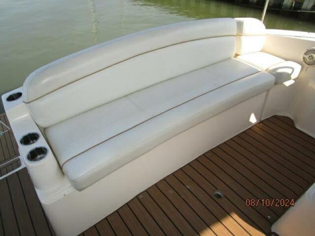 2005 Rinker fiesta vee 342