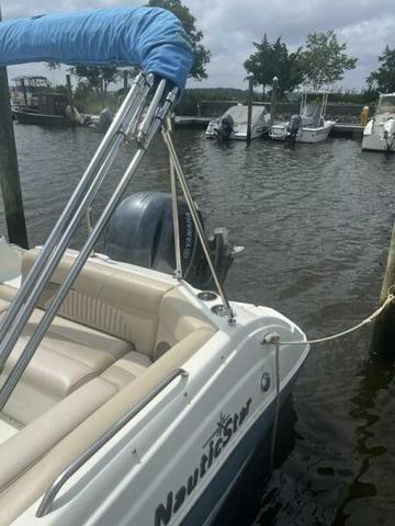 2014 Nauticstar 243 dc