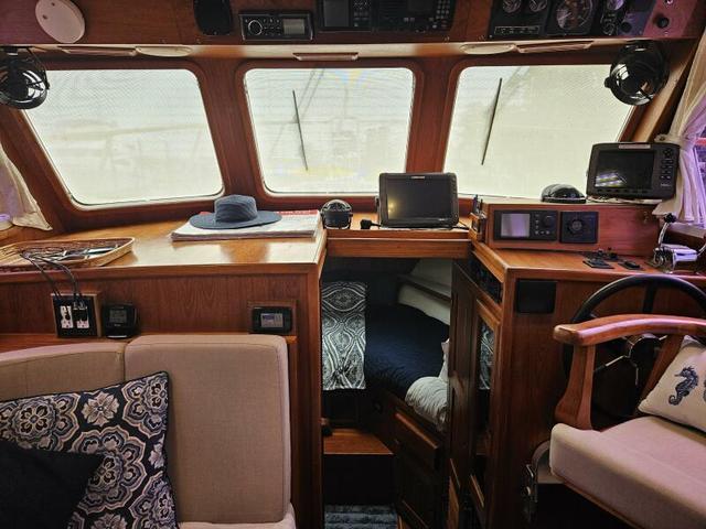 2001 Monk trawler aft cabin