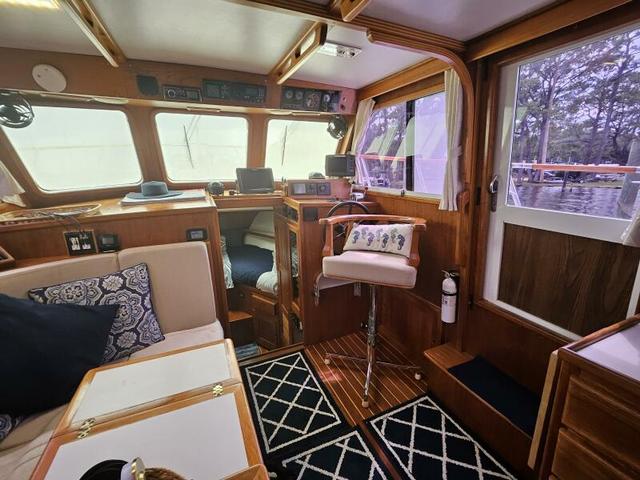 2001 Monk trawler aft cabin