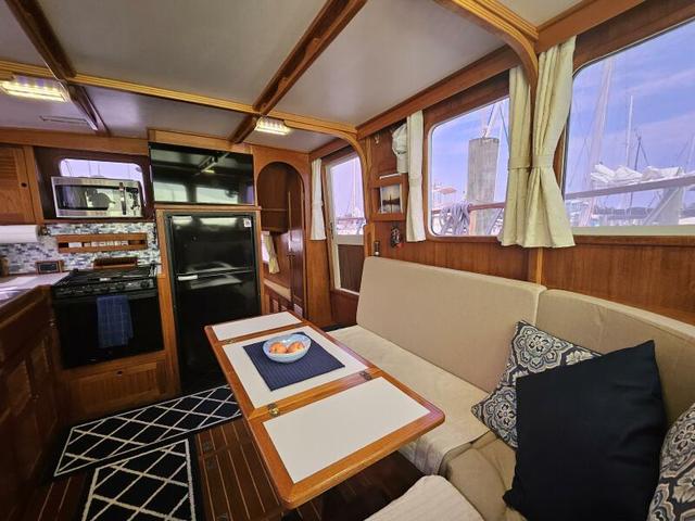 2001 Monk trawler aft cabin