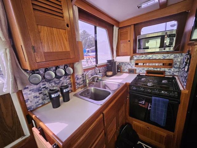 2001 Monk trawler aft cabin