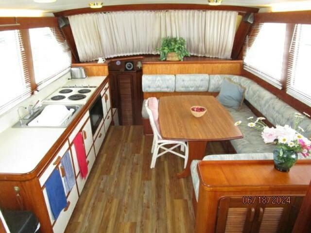 1985 Gulfstar sundeck