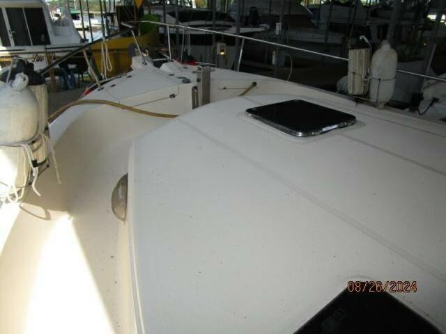 2004 Mainship 400 trawler