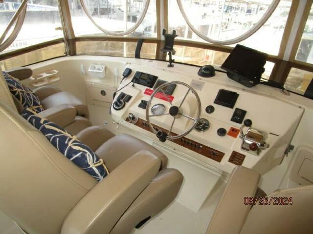 2004 Mainship 400 trawler