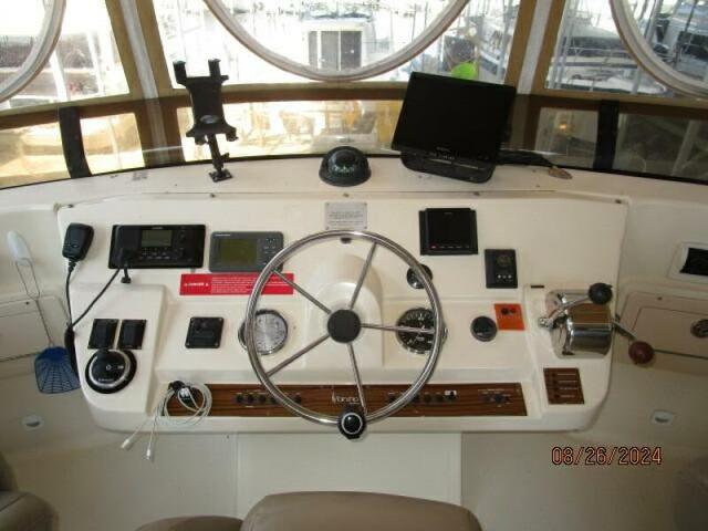 2004 Mainship 400 trawler