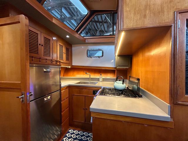 1991 Marine Trader double cabin