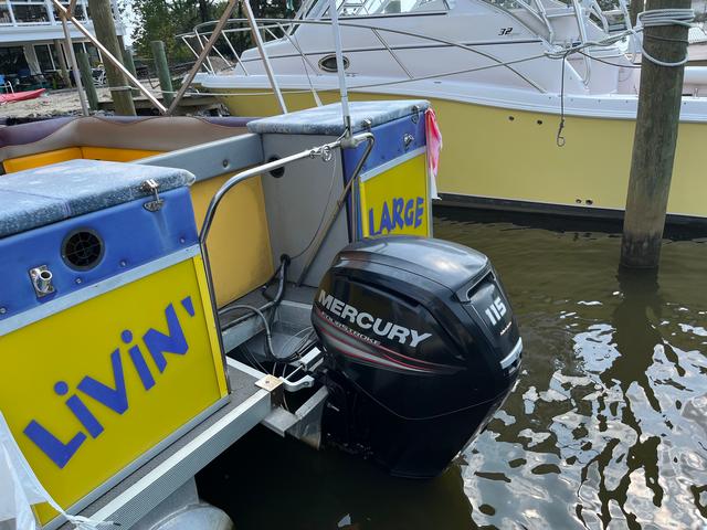 2007 Custom pontoon