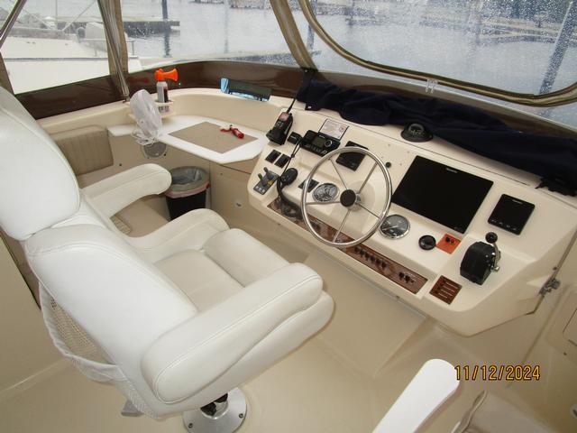 2005 Mainship 400